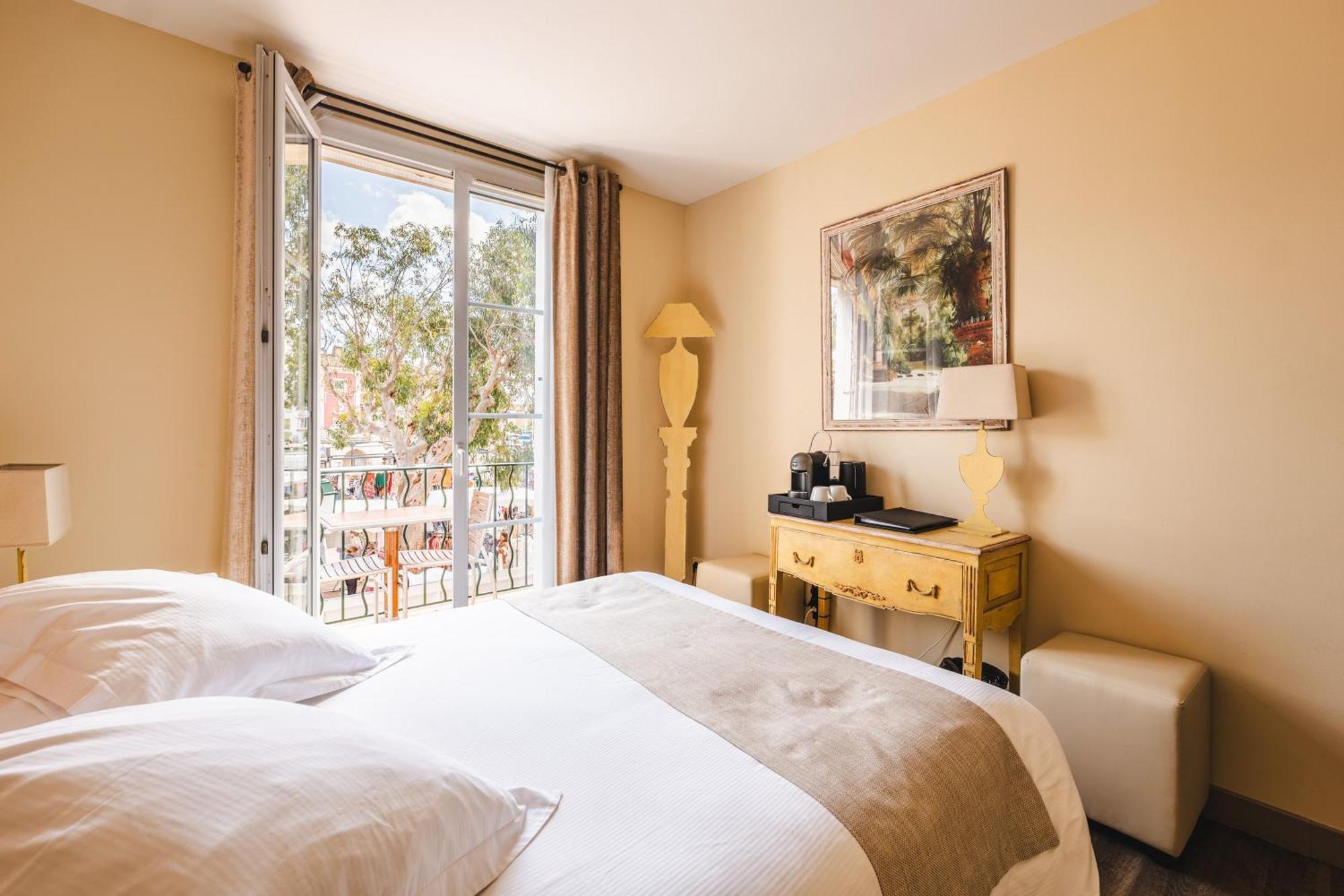 Le Suffren Hotel Grimaud Ngoại thất bức ảnh
