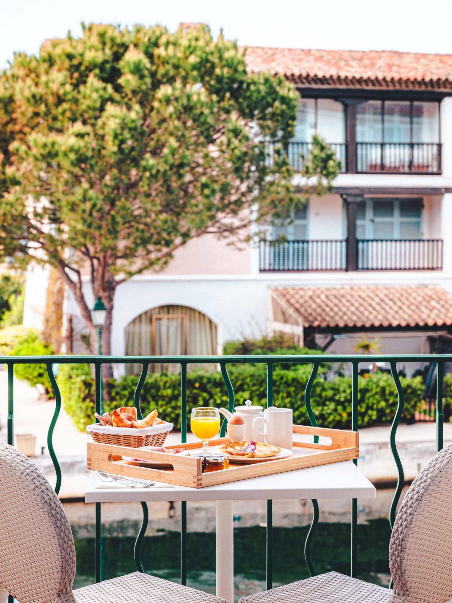Le Suffren Hotel Grimaud Ngoại thất bức ảnh